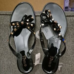 Rouge Helium Black Studded Women's Sandals